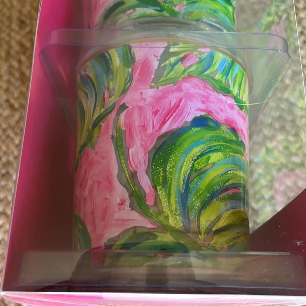 Lilly Pulitzer acrylic cups in printed palms - Picture 2 of 3